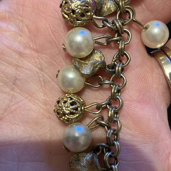 Vintage Faux pearl Jewelry Lot of 2 necklaces (Napier) and 1 bracelet - Picture 10 of 10